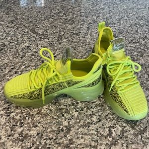 Steve Madden size 7 sneakers